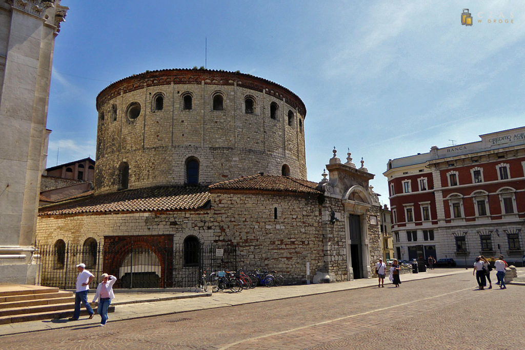 Stara katedra przy Piazza Paolo VI