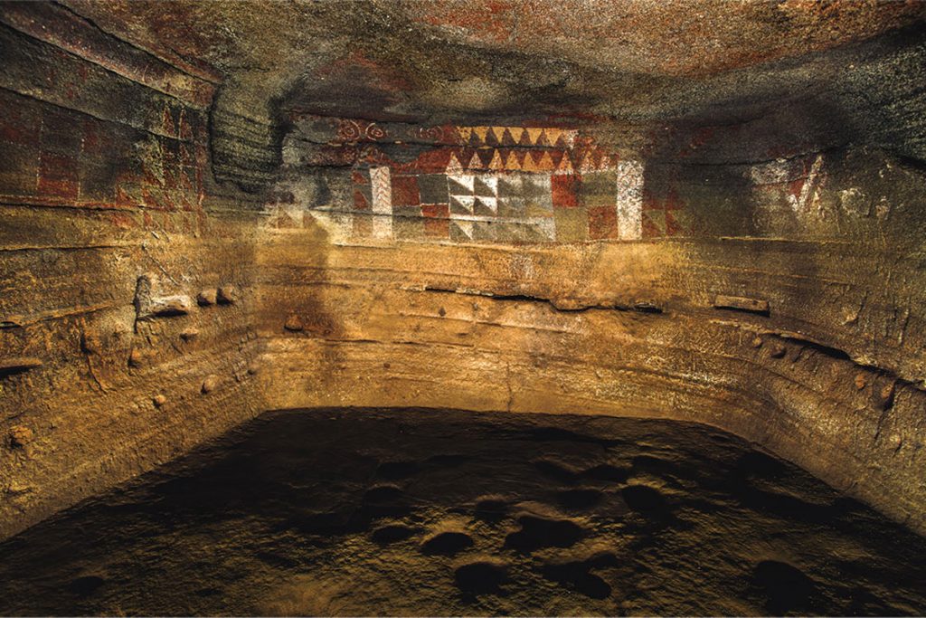 Wnętrze Cueva Pintada (fot. www.cajacanarias.com)