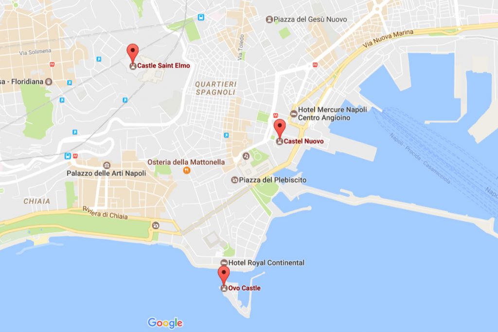 Mapa z zaznaczonymi zamkami - Nuovo, dell'Ovo, Sant'Elmo / Google Maps