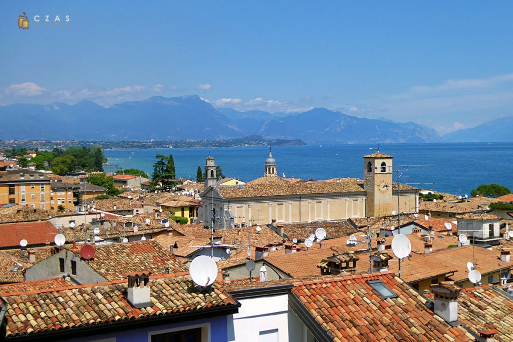 Widok na Desenzano i jezioro Garda z zamku