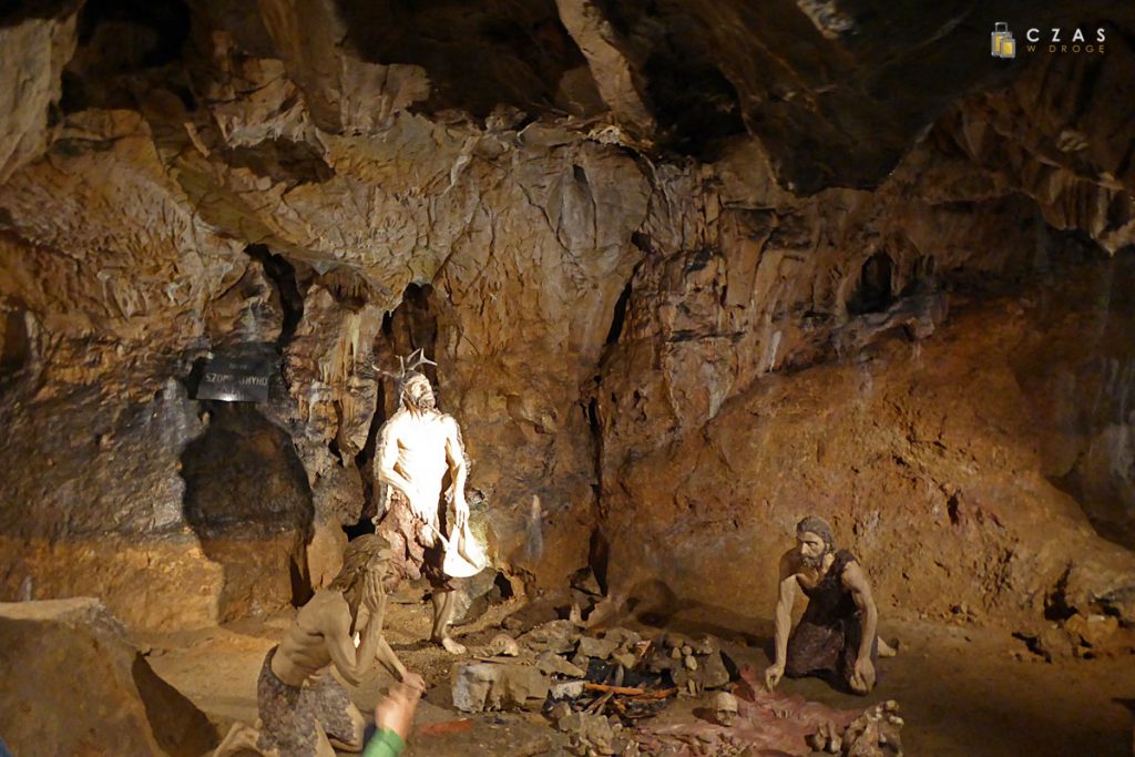 Jaskinie Mladečke - inscenizacja osady kromanionczyków