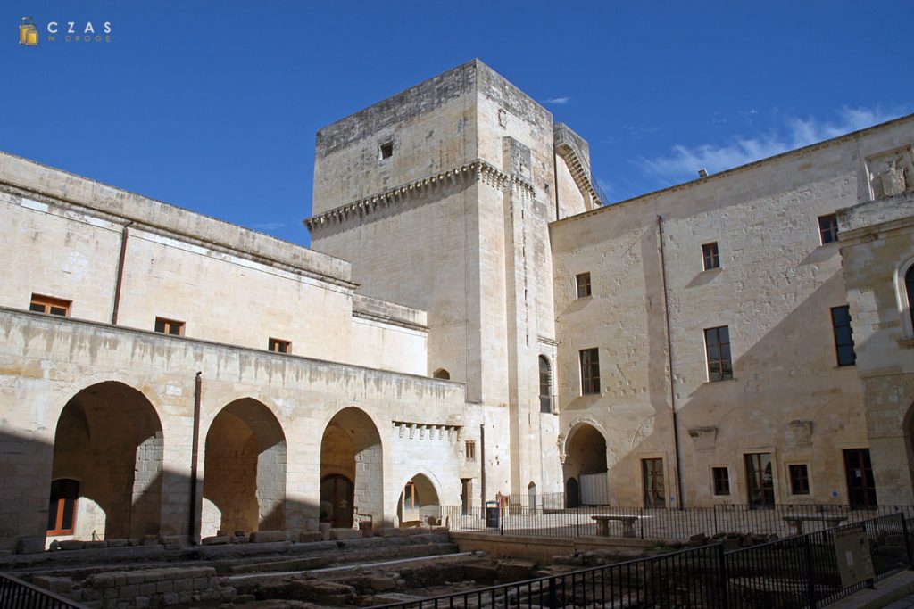 Lecce - dziedziniec zamku Karola V