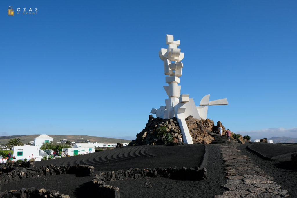 Monumento al Campesino - jedno ze słynnych dzieł Cesara Manrique