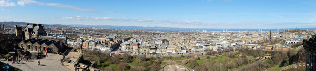 Panorama Edynburga z murów zamku