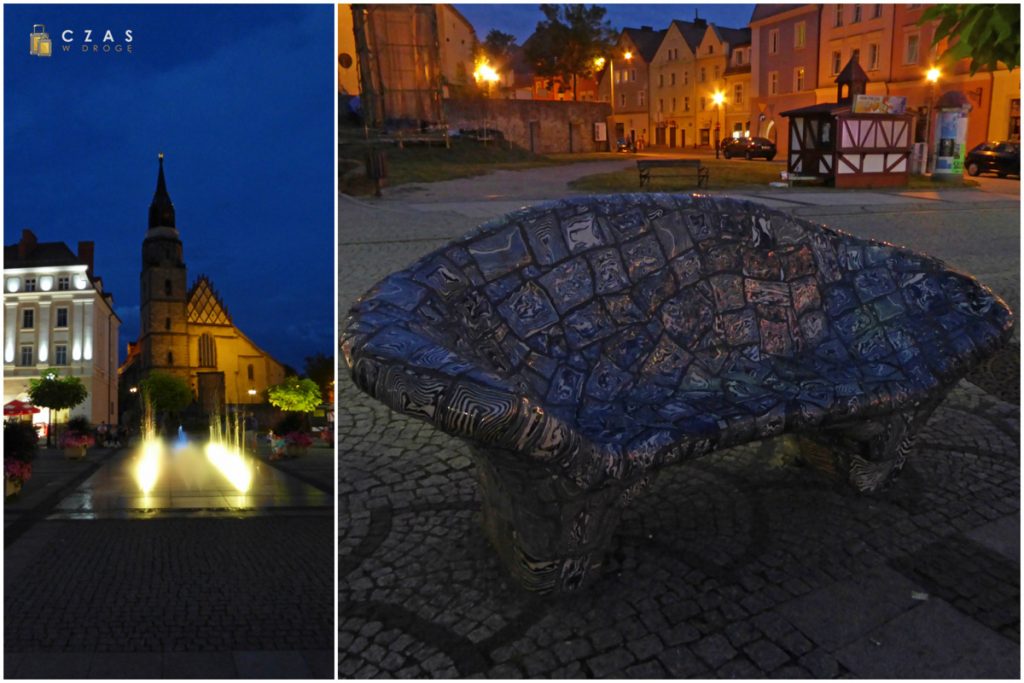 Wieczorny widok na Bazylikę / Ceramiczna ławeczka