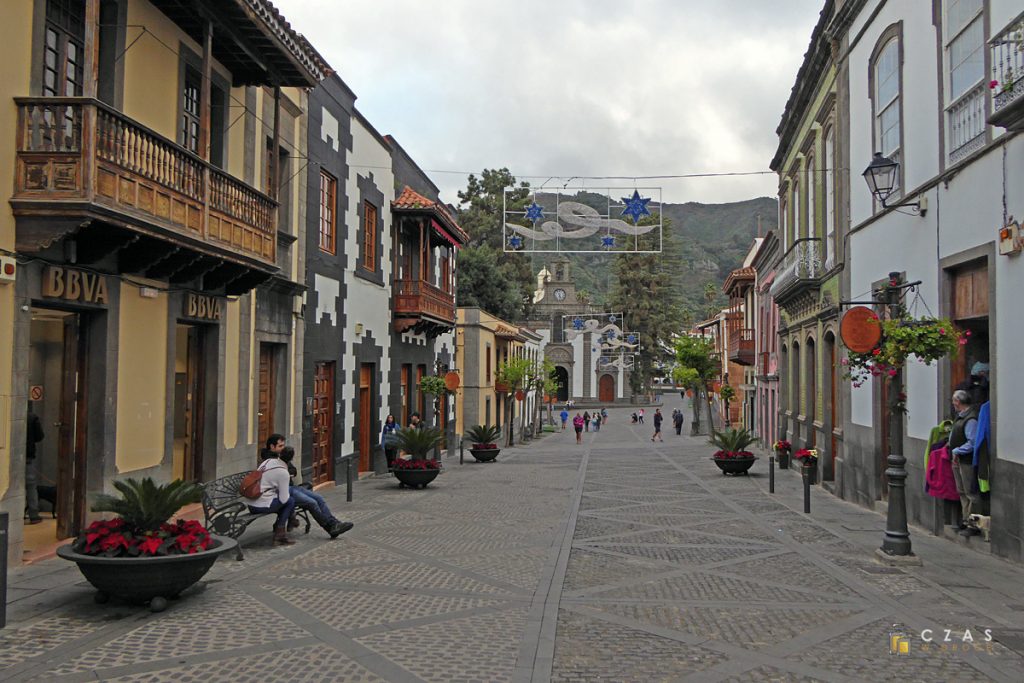 Główna ulica prowadząca do Bazyliki