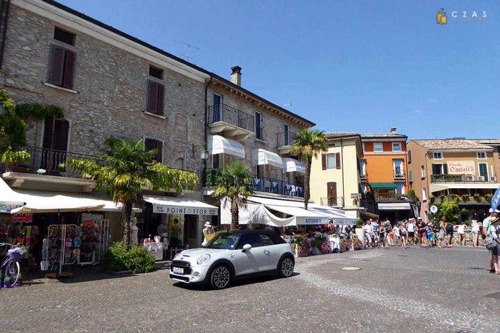 Sirmione / Piazza Castello