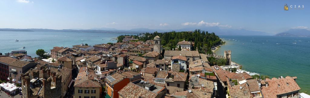 Panorama Sirmione z zamku Panorama Sirmione z zamku