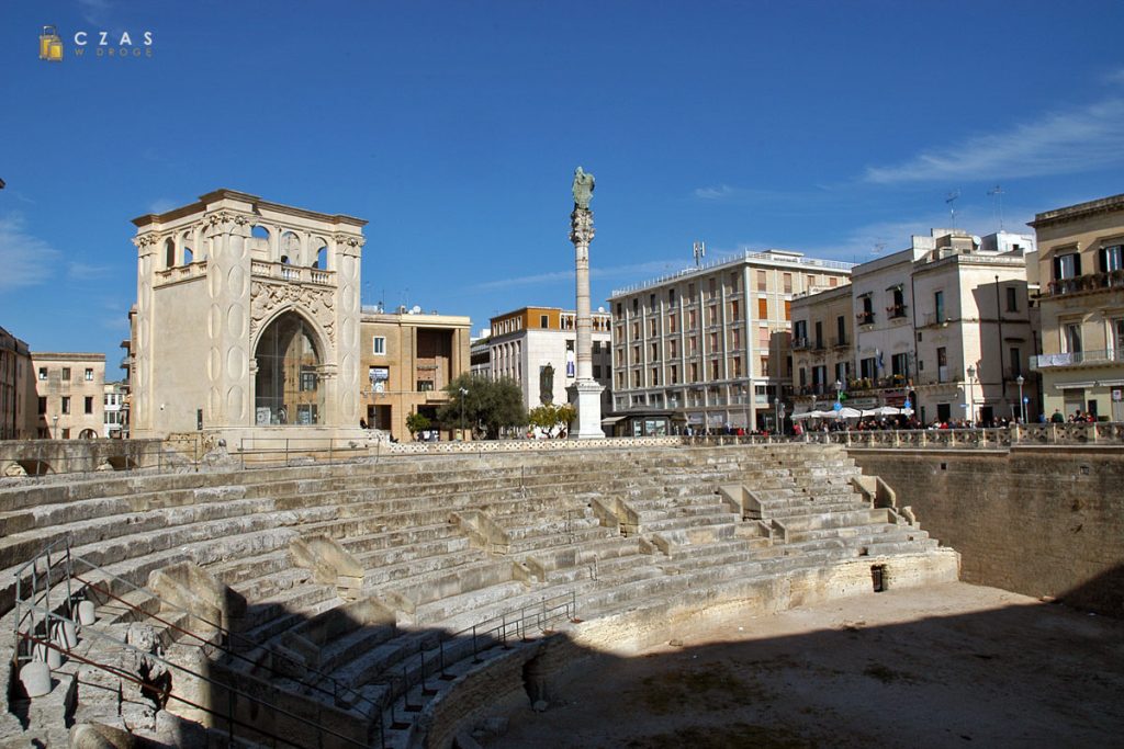 Pozostałości rzymskiego amfiteatru na Piazza Sant'Oronzo