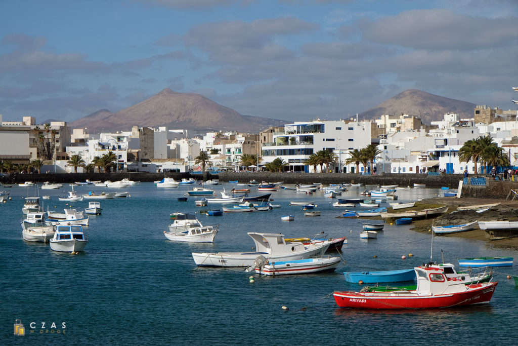 Urokliwe El Charco w Arrecife za dnia... Urokliwe El Charco w Arrecife za dnia...