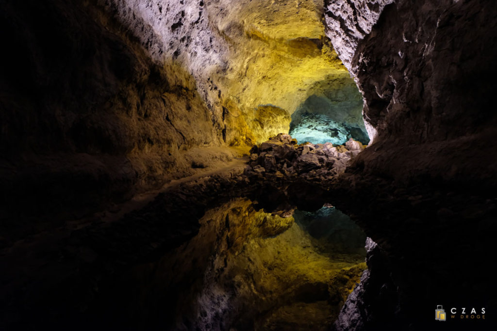 Wnętrze tuneli Cueva de Los Verdes