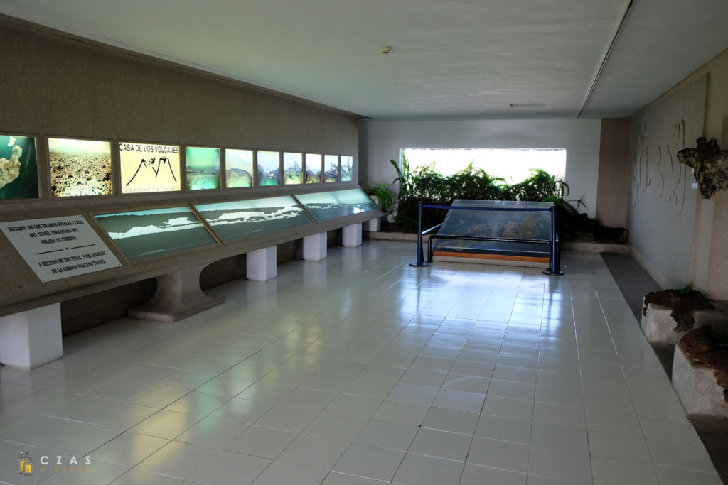 Jameos del Agua - fragment wystawy w Casa de los Volcanes