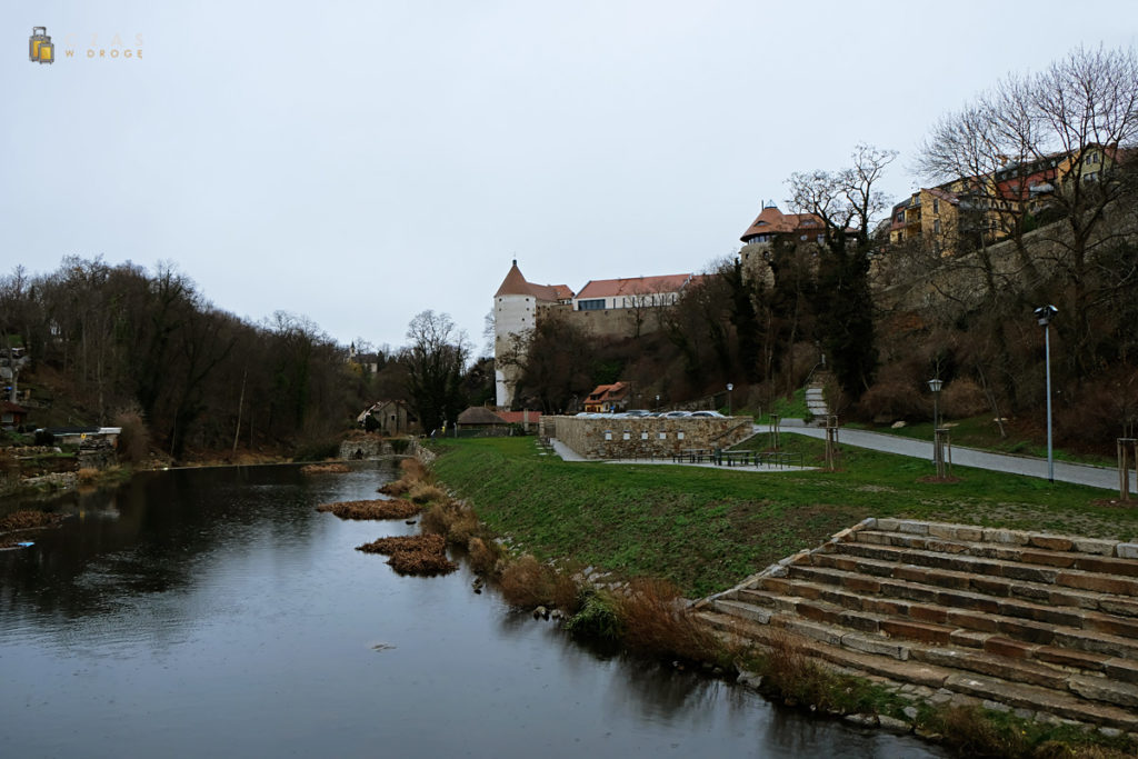 Widok znad Sprewy w stronę zamku Ortenburg